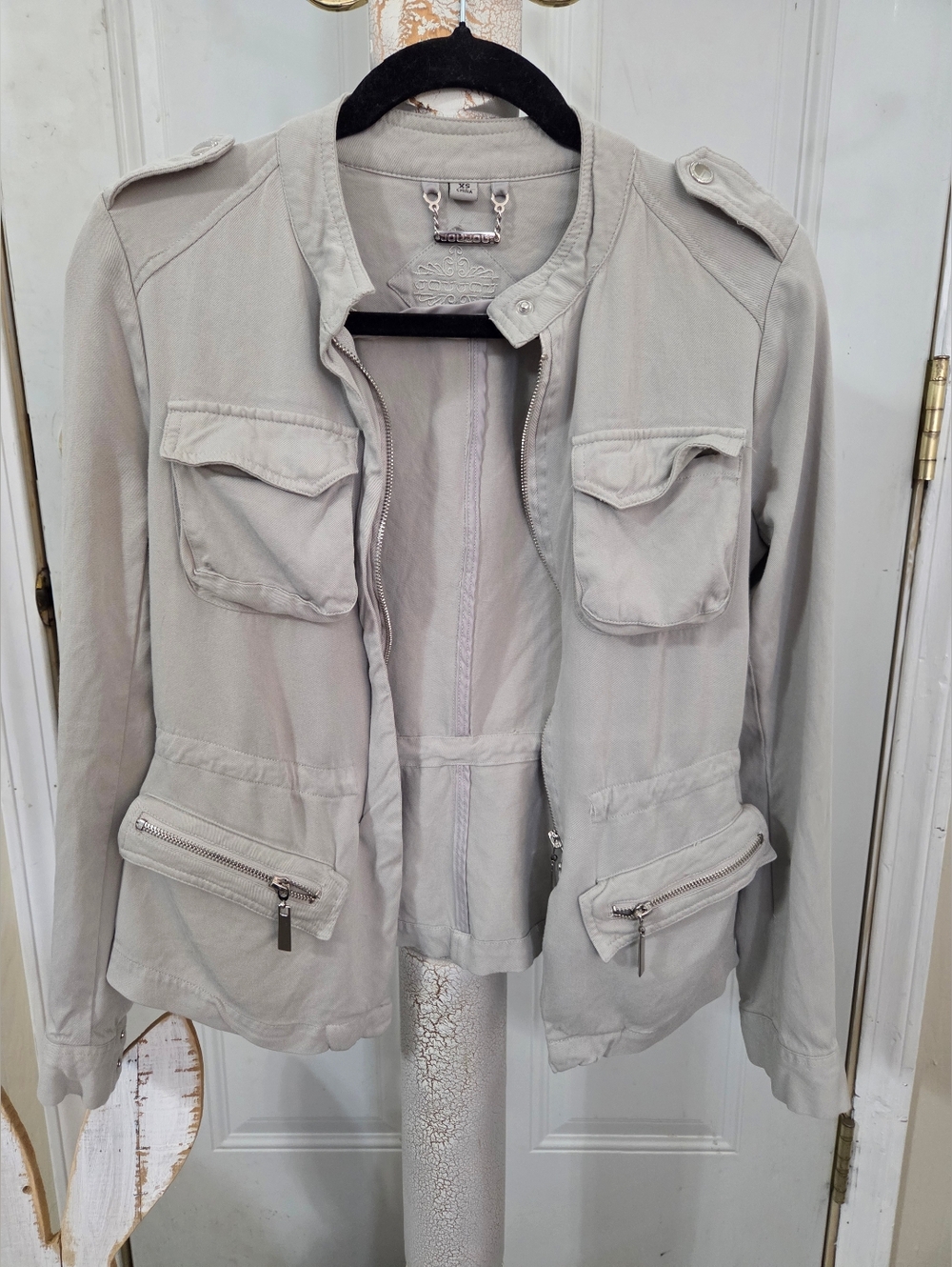 Light Gray Women's Utility Jacket - Casual Pocket Detail